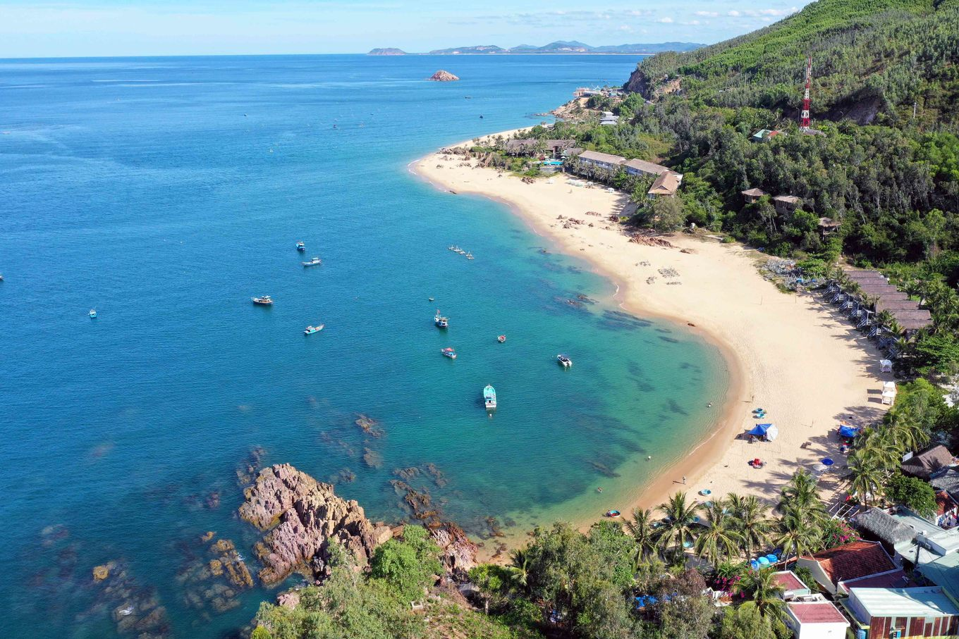 Tour du lịch Bắc Phú Yên: Gành Đá Dĩa – Mằng Lăng 1 ngày