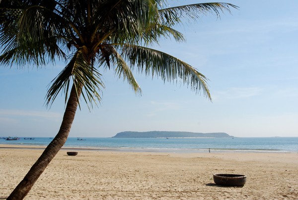 Bãi biển Long Thủy – Vẻ đẹp hoang sơ giữa lòng Phú Yên